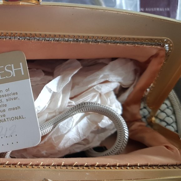 Glomesh Bone Style 212 Bag. Unused. Still in box with 1977 sales receipt. - Picture 9 of 16